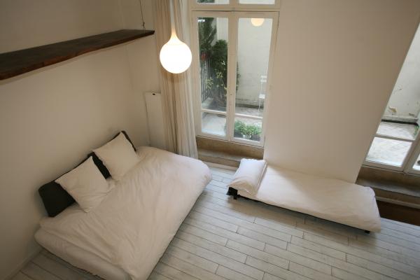 Ah Paris vacation apartment 247 - salon7